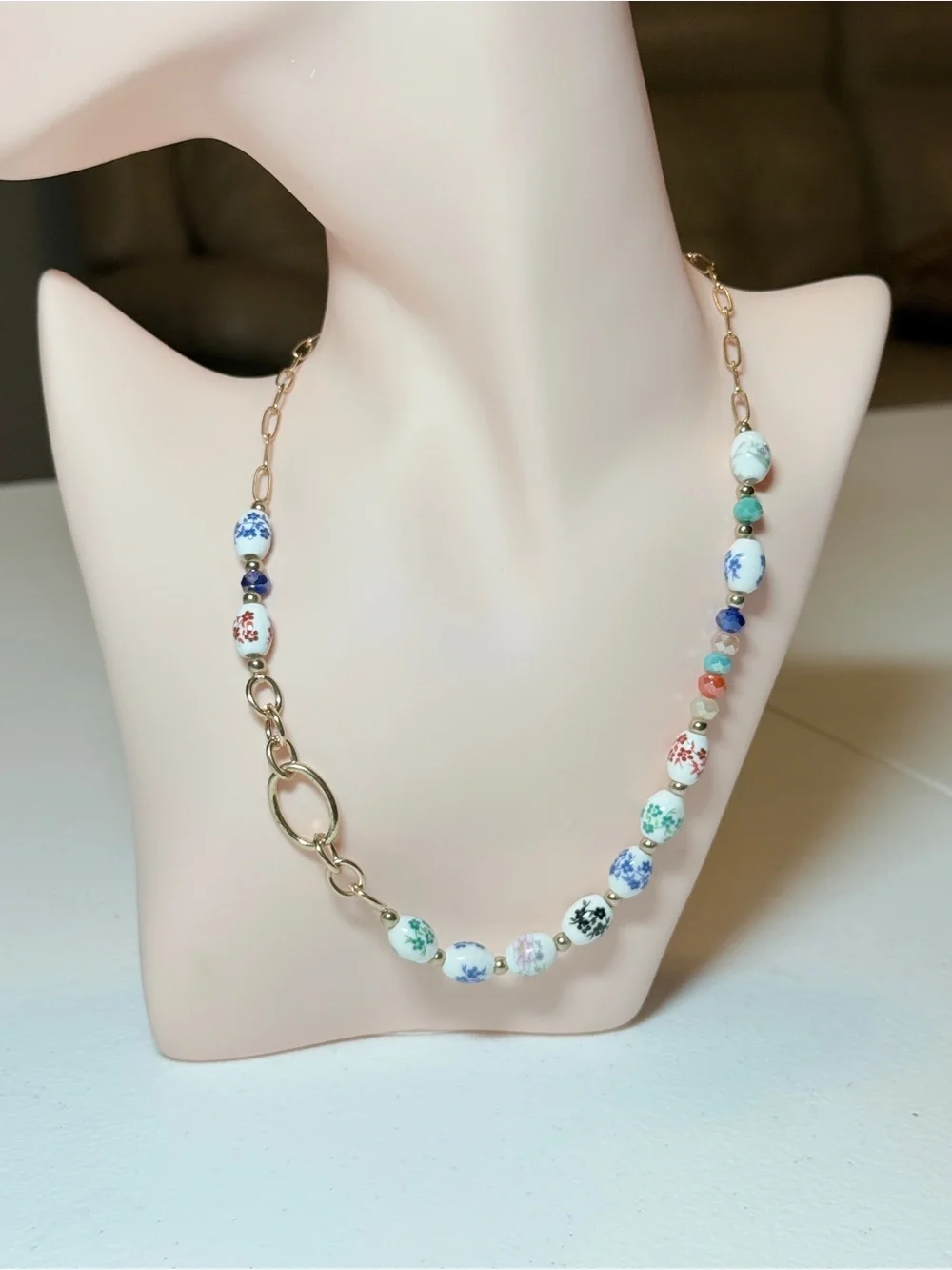 Trendy Floral Bead Necklace in Multicolor
